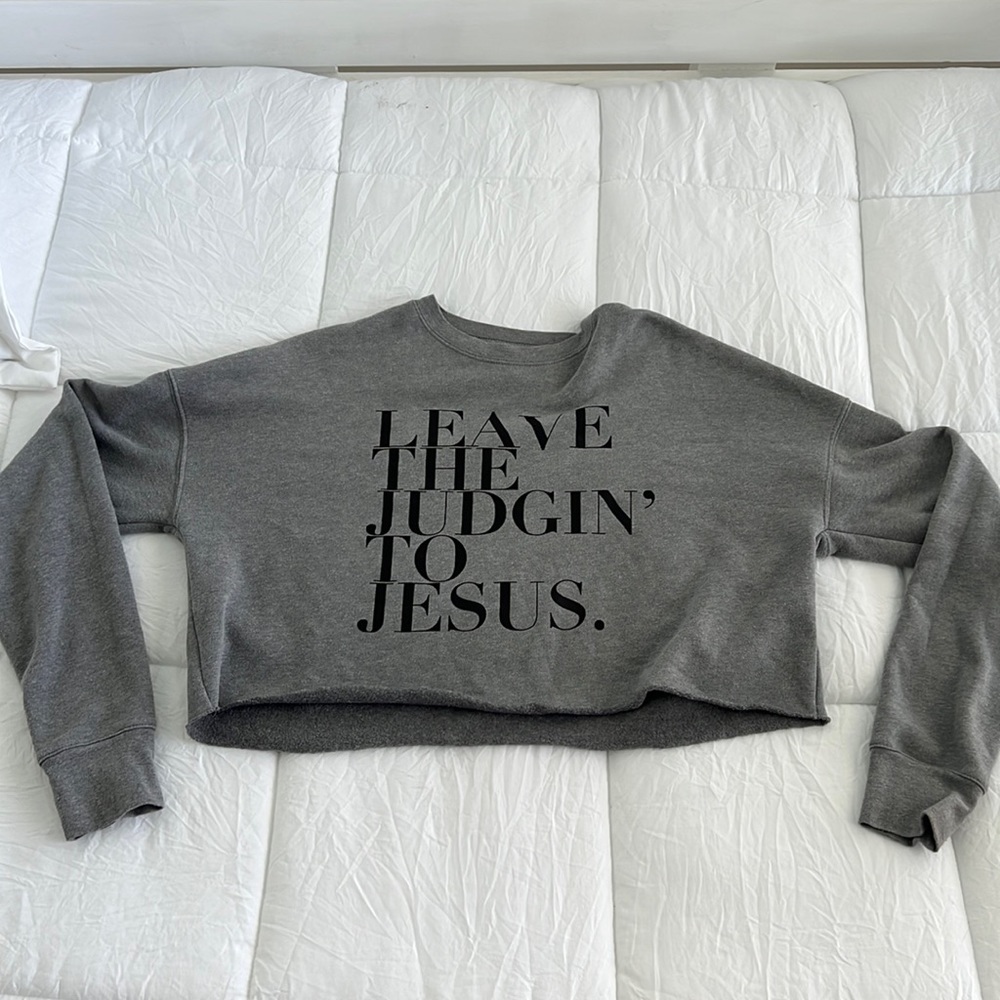 Cropped sweatshirt size medium
